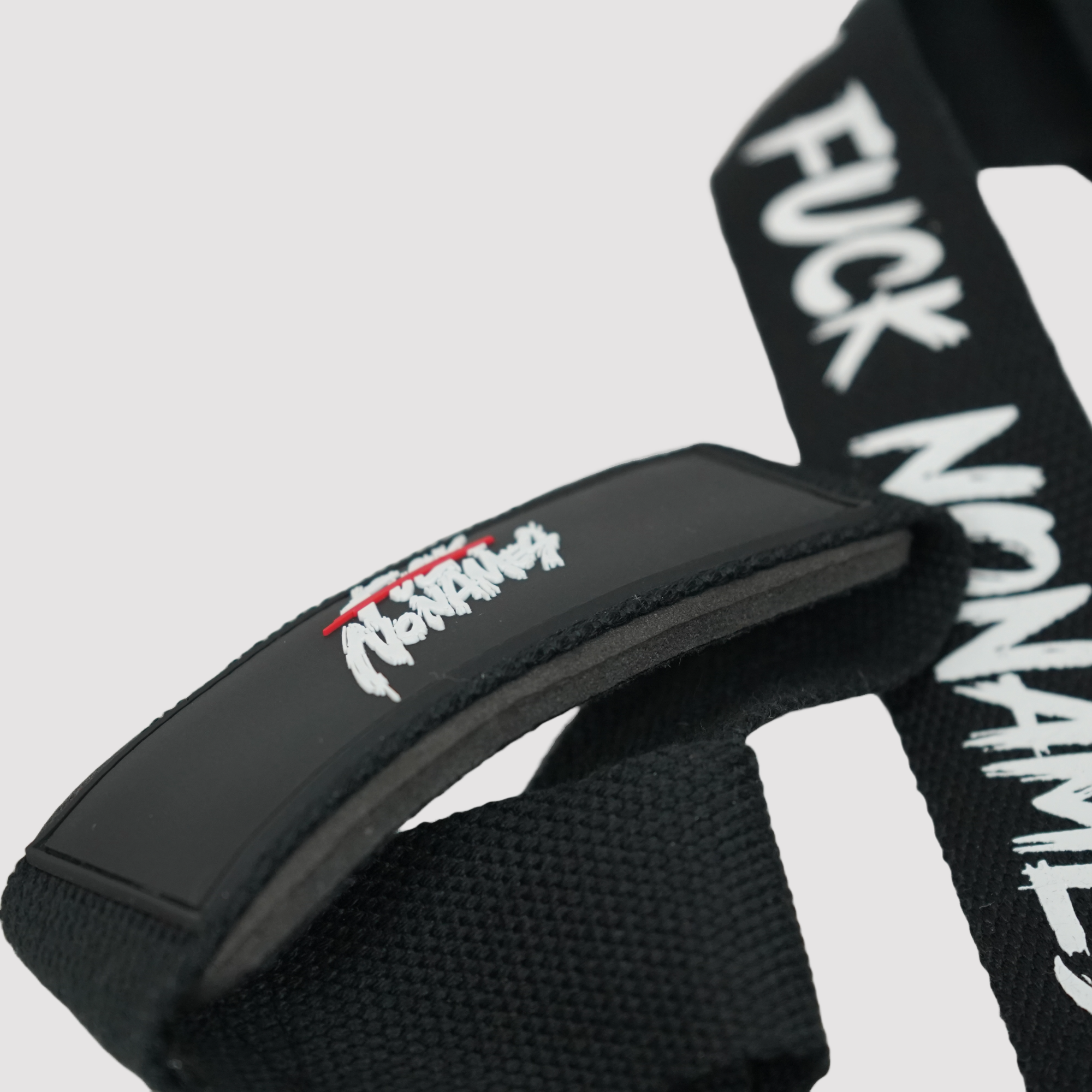Straps F*** Nonames